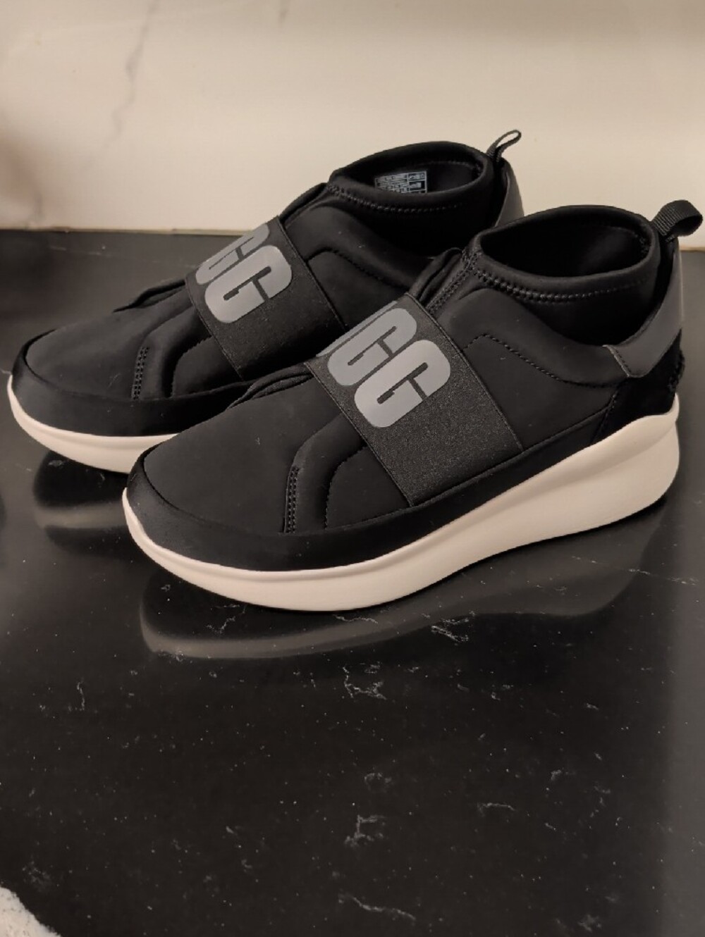 UGG "Neutra" Black Neoprene Sneakers Women's Size 8 Used Exc - Picture 5 of 11